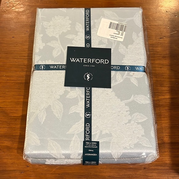 Waterford Hydrangea Jacquard Tablecloth  70”x 104” new blue seats 8-10 people - Picture 1 of 9